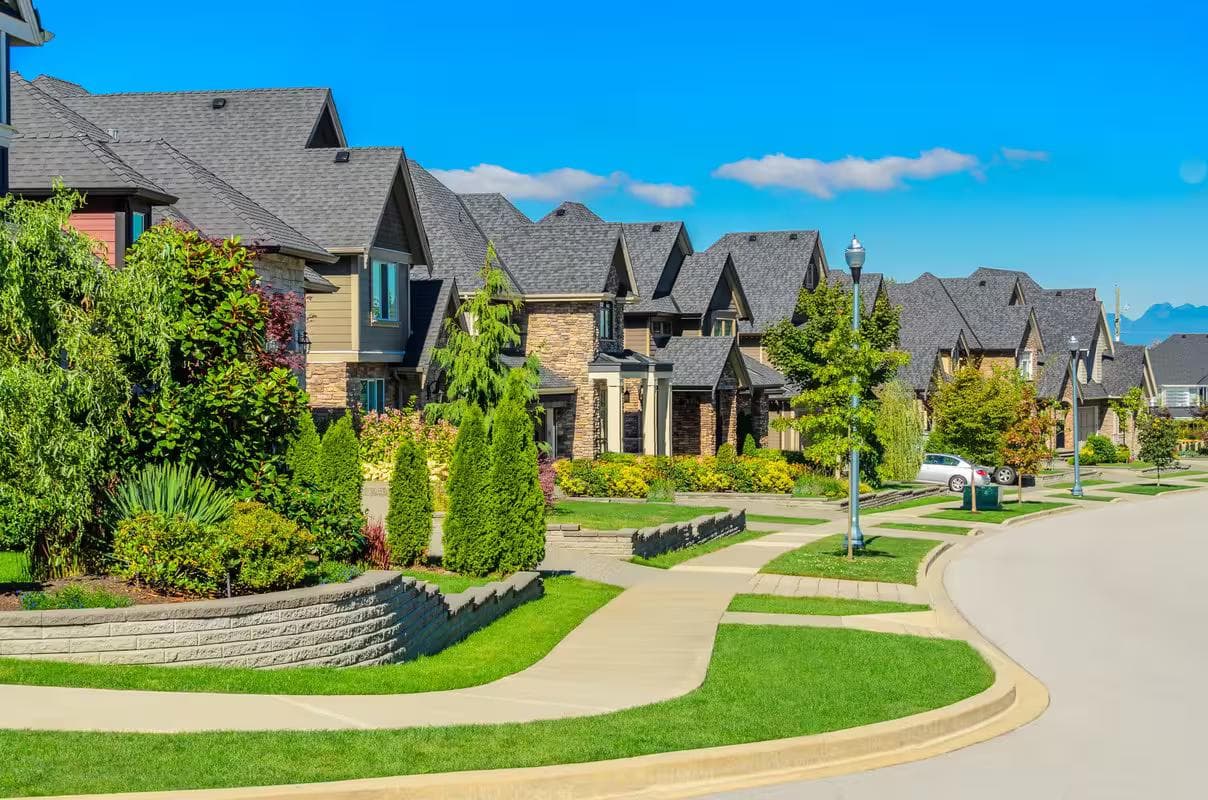 Your Guide to the Growing Season for National Lawn Care Month